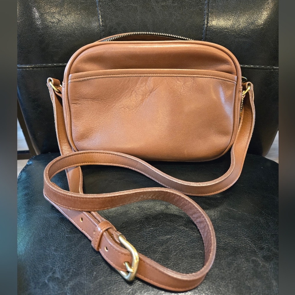 Vintage Coach Tan Camera Crossbody Bag No. 0728-005